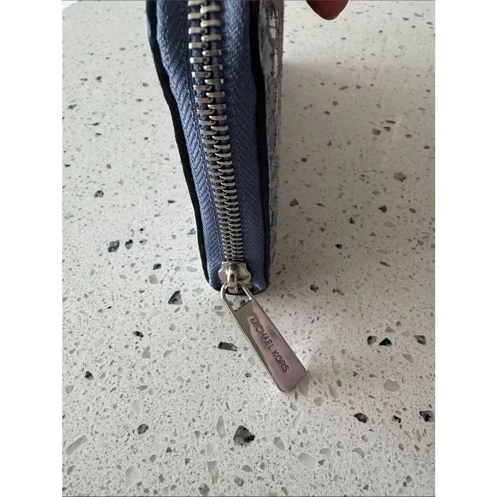 Michael Kors Blue Leather Snake-Print Zip Around Wallet Clutch Classic Chic EUC